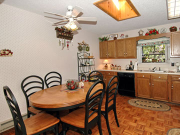 11-dining1